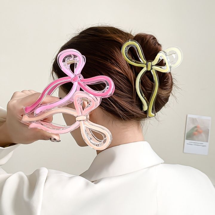 pearl bow hair claw