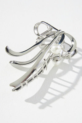 pearl bow hair claw