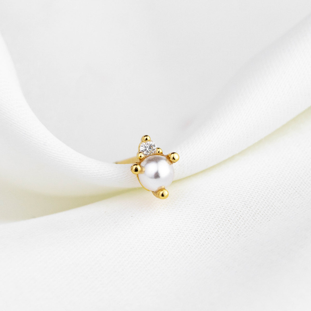 pearl crystal stud earrings